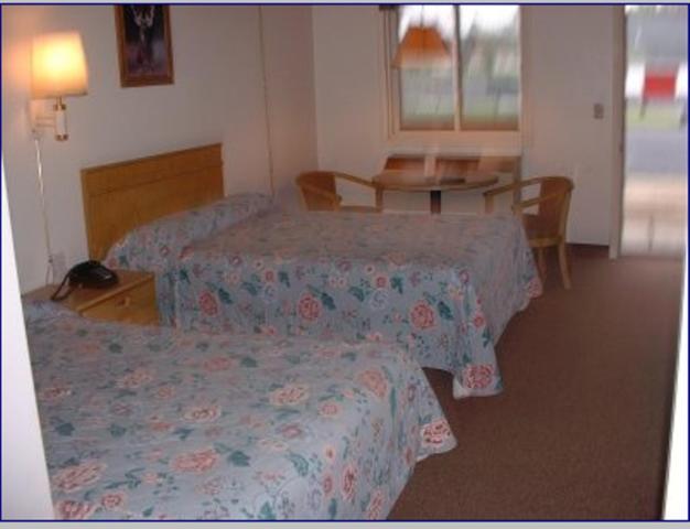 Port Lodge Motel Pulaski Phòng bức ảnh